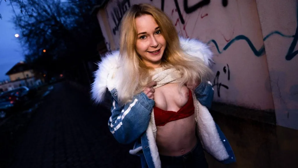 Public Agent: Fresh Face Model Facial – Sweetie Plum