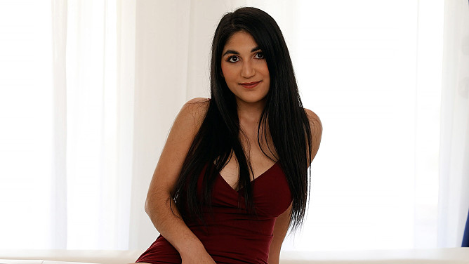 Net Video Girls: Down For A Second Round – Zarina Returns