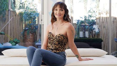 NetGirl: Maya Attacks – Mia & Maya